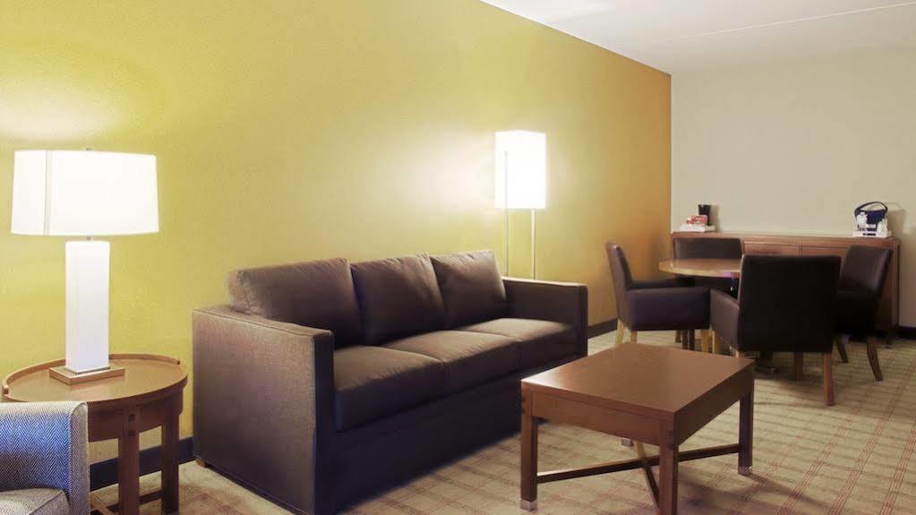 Four Points By Sheraton Winnipeg South Kültér fotó